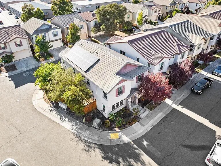 Building Photo - 663 Addison Ln