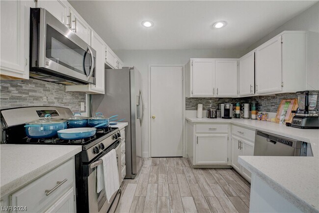 Building Photo - 9416 Crown Vista Ln
