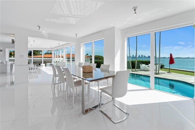 Building Photo - TREASURE ISLAND