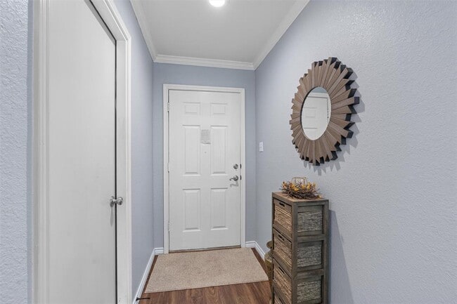 Building Photo - 226 Claris Ln