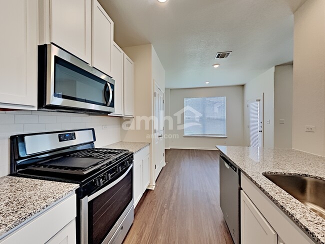 Building Photo - 2722 Meadowood Heights