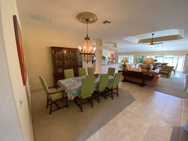 Building Photo - Exquisite - Turnkey, 3 bed + 2 1/2 Bath + ...