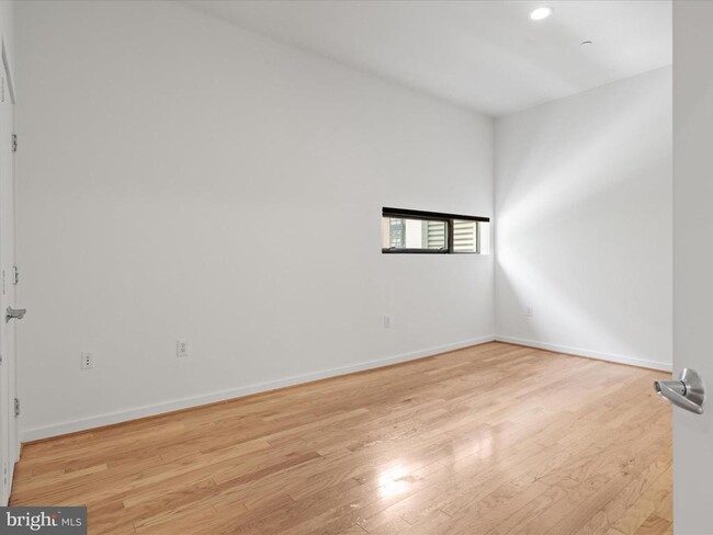 Building Photo - 1414 Belmont St NW