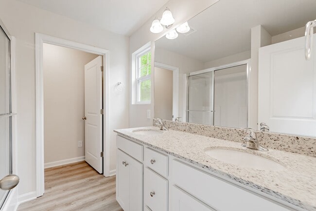 Building Photo - Gorgeous 4-Bedroom Home in Boulder Ridge –...