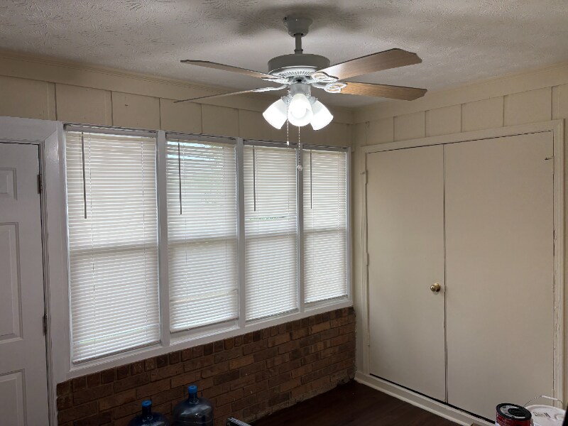 Building Photo - 525 Charleston Ln