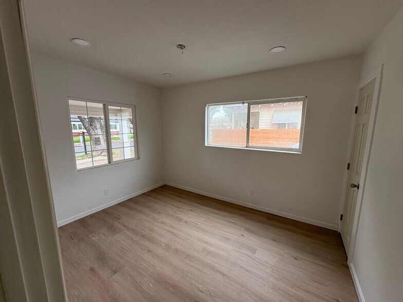 Bedroom (#A) - 214 Kimble St