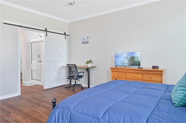 Building Photo - 3524 Fifth Ave