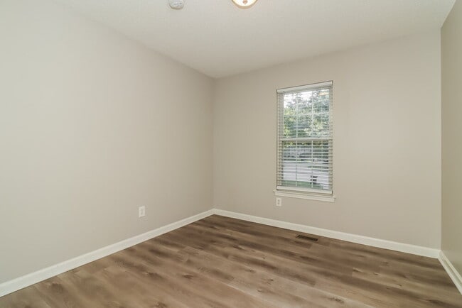 Building Photo - 236 Amy Blvd