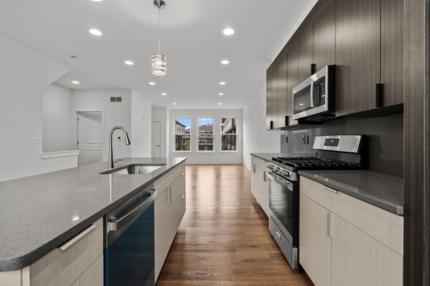 Building Photo - 2845 Summers Pl