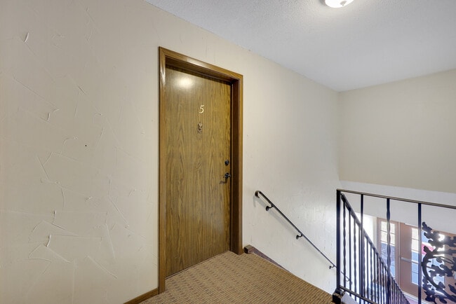 Building Photo - 950 Westbrooke Way