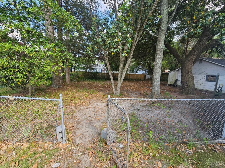 Building Photo - 507 Seymour St