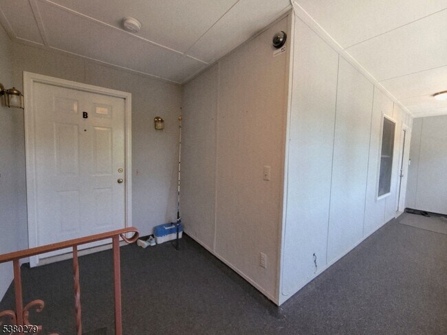 Building Photo - 272 US-206