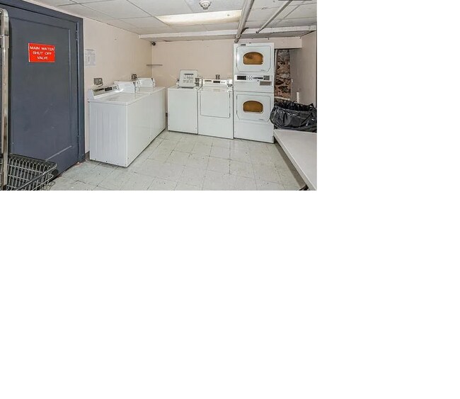 Building Photo - 39 74th St