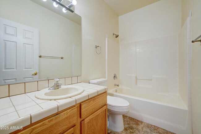 Building Photo - 8900 E Rainier Dr