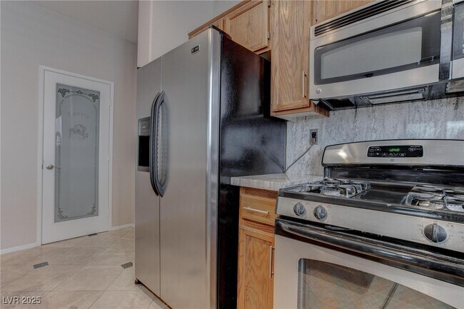 Building Photo - 5993 Attavilla Dr