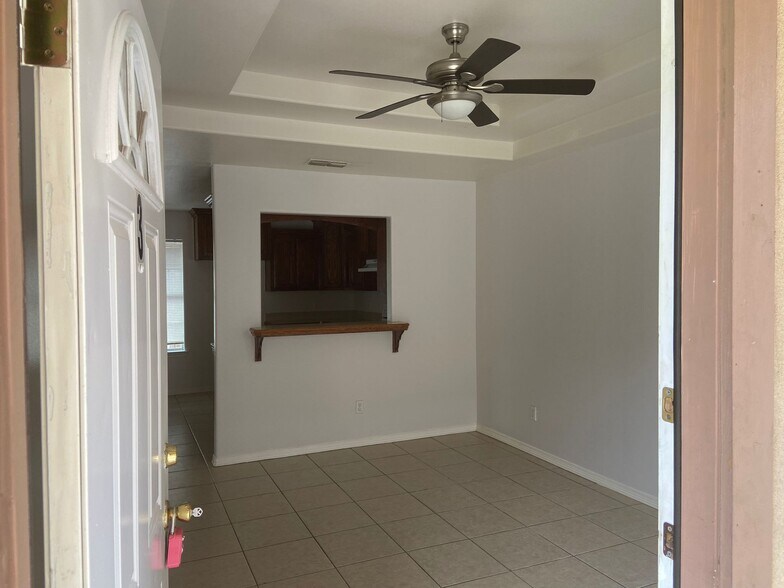 Building Photo - 3110 E Diamondhead Ave