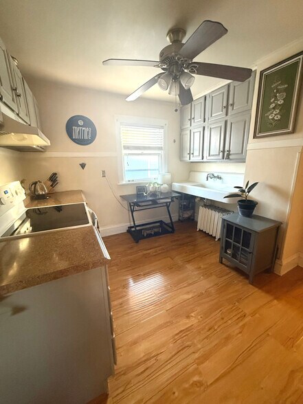 Building Photo - 428 N Cuyler Ave