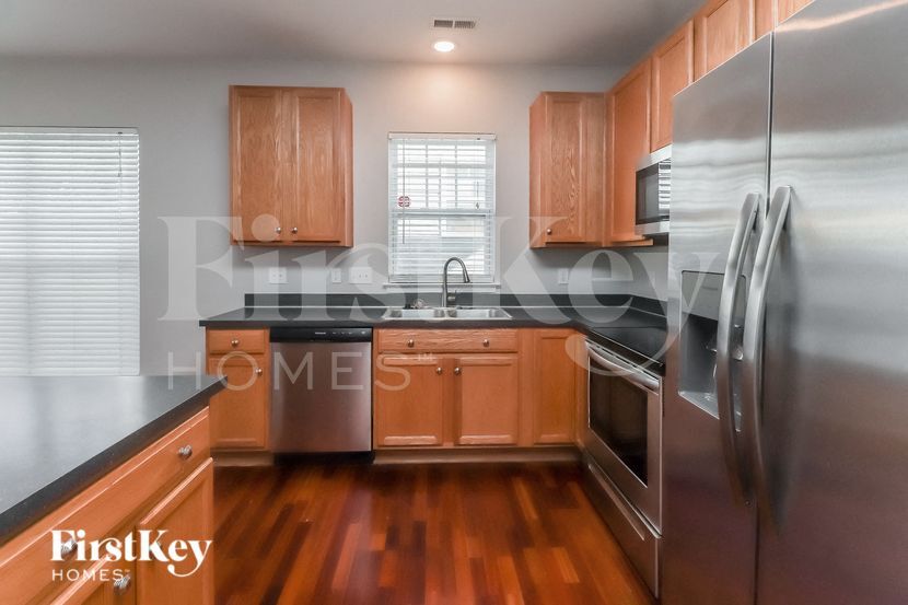 Building Photo - 13828 Connell Green Dr
