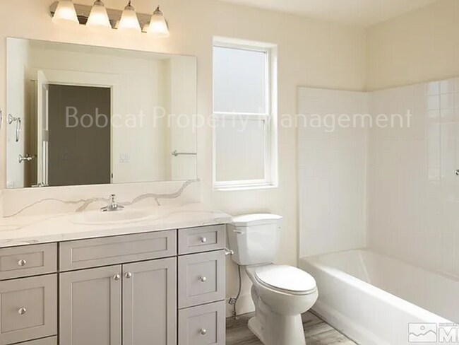 Building Photo - Newer Home in Dayton - Ready for Move-In 5/1/26!