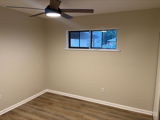 Building Photo - 708 Cottonwood Dr