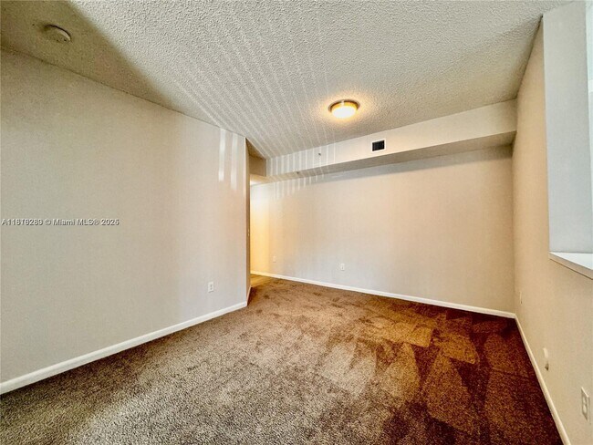 Building Photo - 6968 SW 39th St