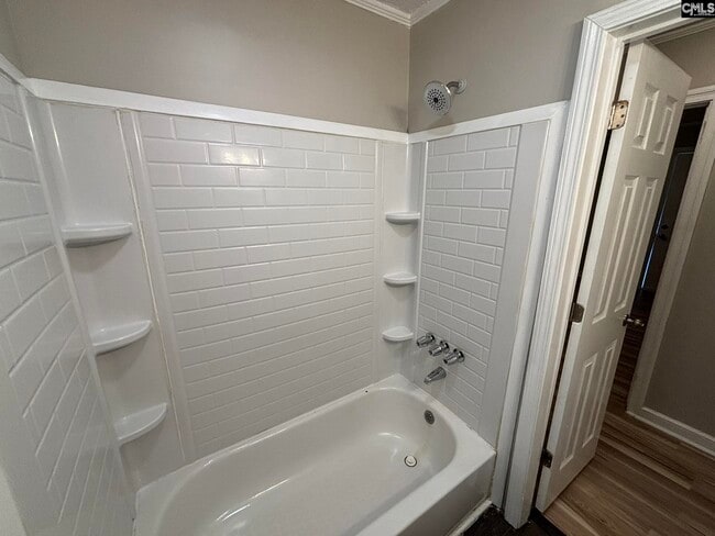 Building Photo - 3800 Fern Ave