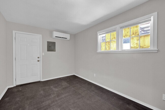 Building Photo - 2103 N Marrs St