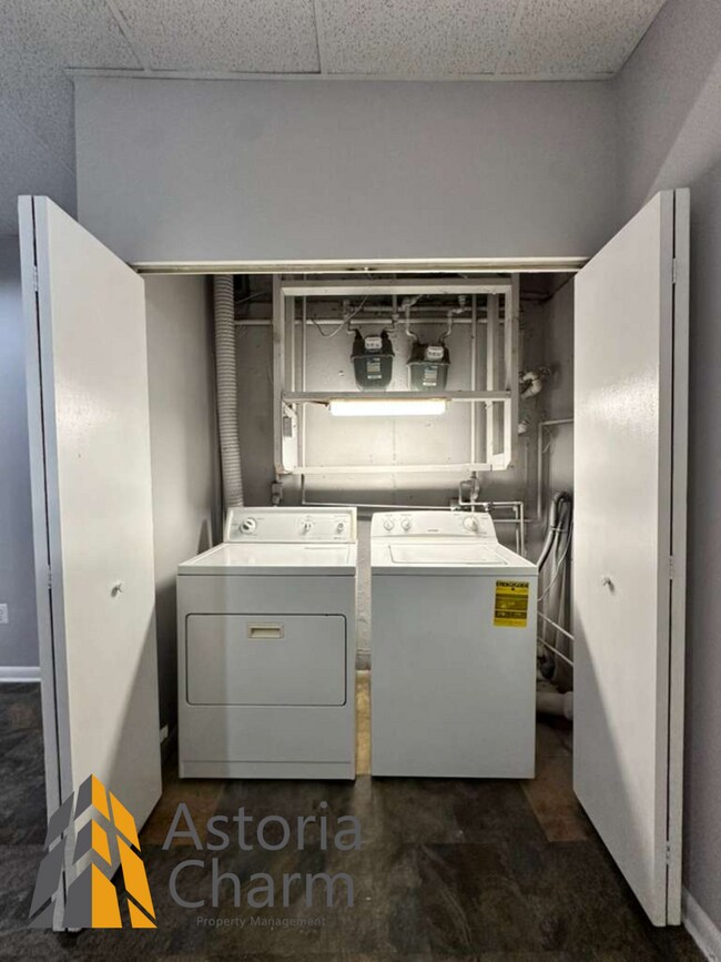 Building Photo - 3519 Rosekemp Ave