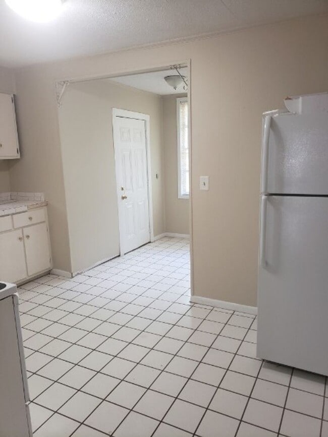 Building Photo - 3 br, 1 bath House - 4678 O'Hear Avenue