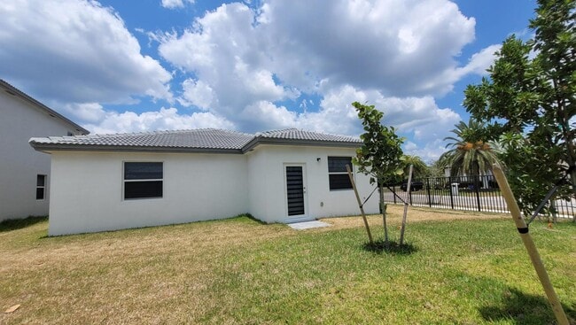 Building Photo - 16105 SW 149th Ave