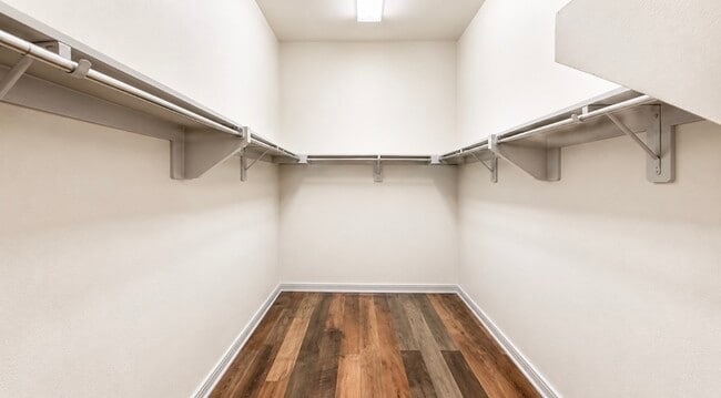 Building Photo - 6181 Bridgewater Ln