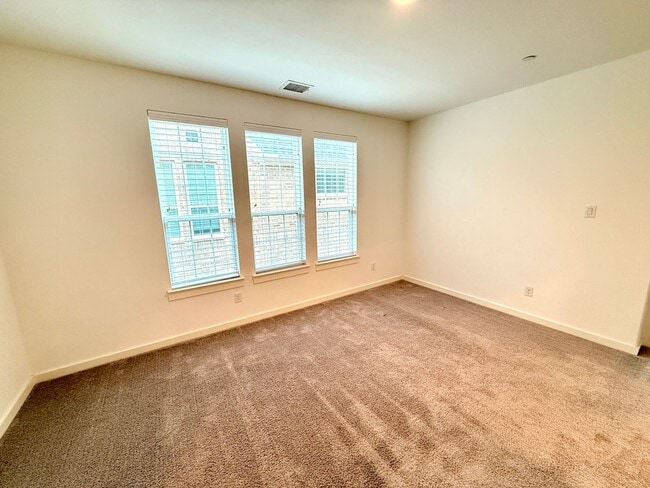 Building Photo - 4885 Ellie Ln