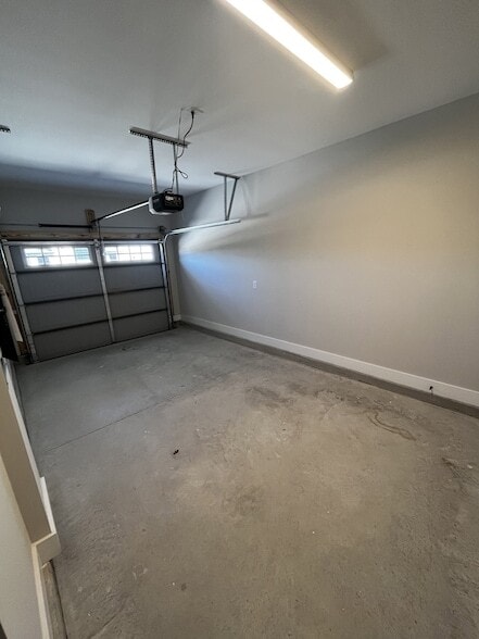 Building Photo - 204 Tyler Cornerstone Trl