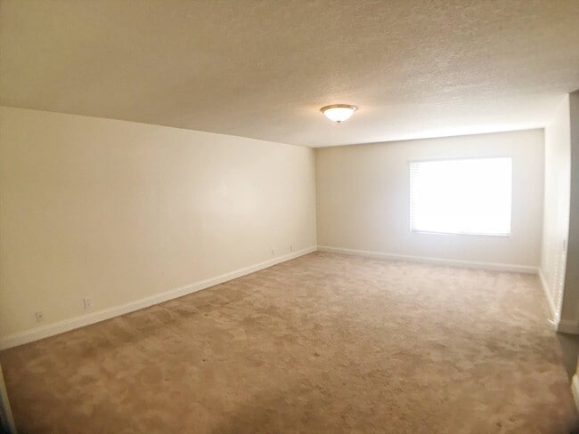 Building Photo - 3105 Apache Cir