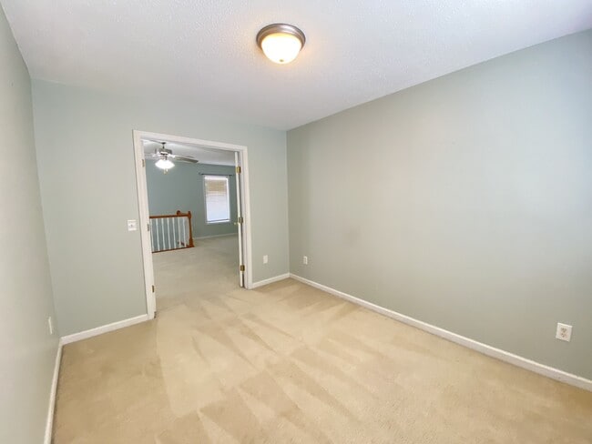Building Photo - 346 Cresthaven Dr