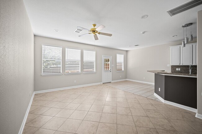 Building Photo - 11 Scenic Brook Ct