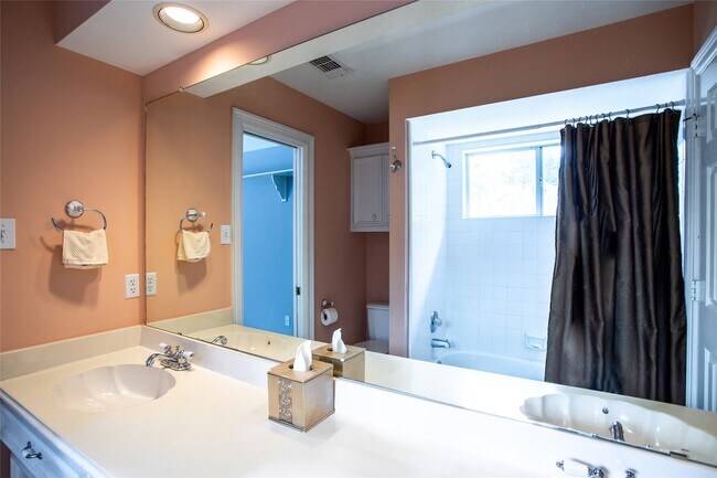 Building Photo - 95 Rush Haven Dr