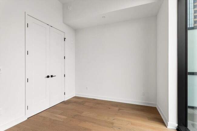 Building Photo - 84 East Ave