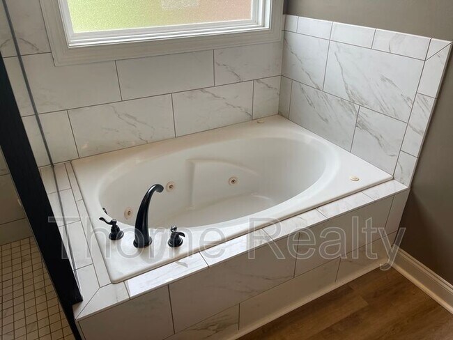 Building Photo - 7111 Landrush Ln