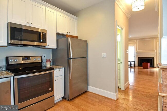 Building Photo - 515 Tobacco Quay