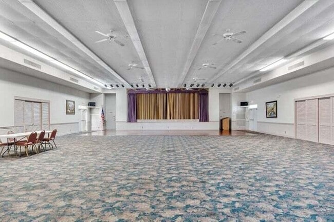 Building Photo - 370 NW 76th Ave
