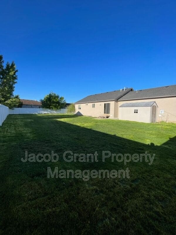 Building Photo - 5361 Barton Ln