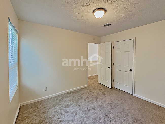 Building Photo - 1067 Woodsong Pass Ct