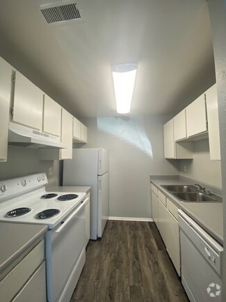Building Photo - FIRST MONTH FREE! 1825 Zebulon- 2bed 1bath