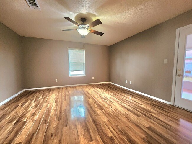 Building Photo - 3314 Marion Oaks Way