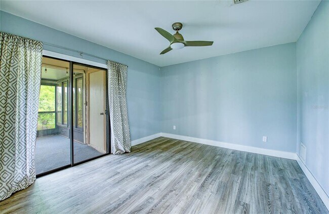 Building Photo - 2617 Bentley Dr