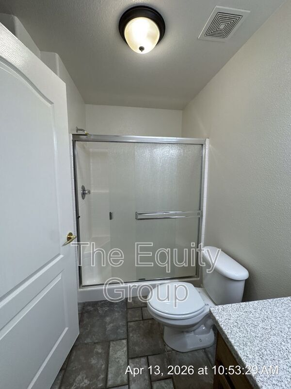 Building Photo - 1923 E Academy Ave