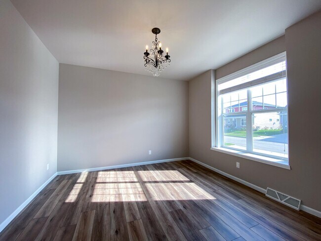 Building Photo - 9626 Sweet Autumn Dr