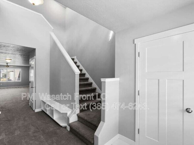 Building Photo - 589 W Life Dr