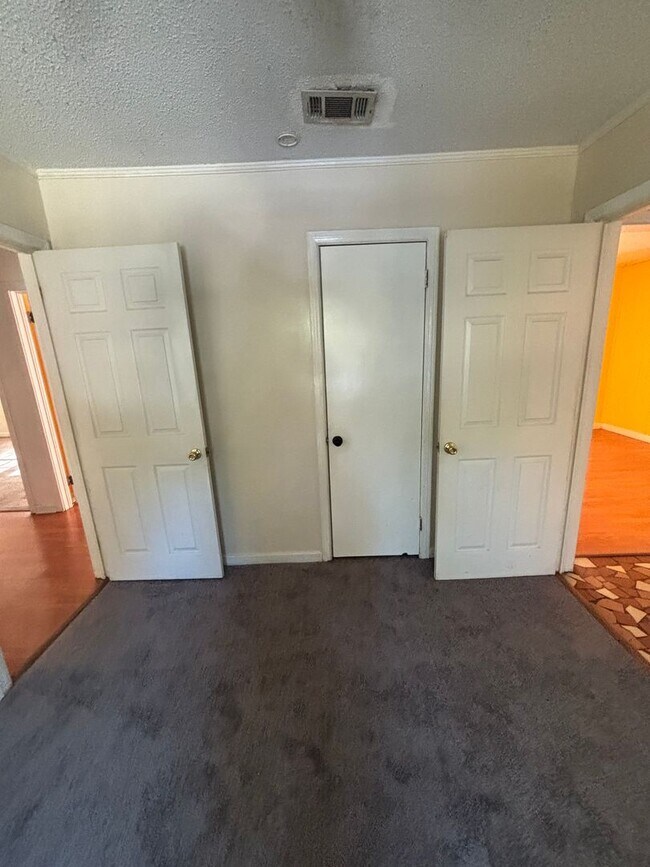 Building Photo - 116 Moss Oak Dr